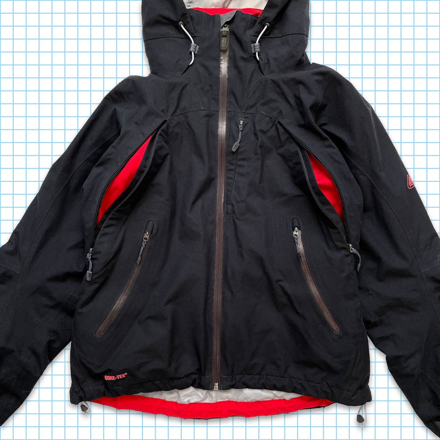 Vintage Nike ACG Black/Red Gore-Tex Padded Tri Pocket Padded Jacket - Small / Medium