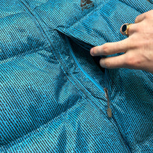Carica l&#39;immagine nel visualizzatore di Gallery, 2008 Nike ACG Bright Blue Line Graphic Down Fill Puffer Jacket - Medium / Large