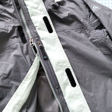 Load image into Gallery viewer, Nike ACG Grey Ice Padded Heavy Weight Ski Jacket - Medium