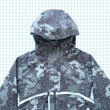 Load image into Gallery viewer, Vintage Nike ACG Reptile Hex Camo All Over Print Padded Jacket - Medium