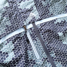 Carica l&#39;immagine nel visualizzatore di Gallery, Vintage Nike ACG Reptile Hex Camo All Over Print Padded Jacket - Medium