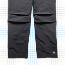 Load image into Gallery viewer, Vintage Nike ACG Shell Pant - Medium