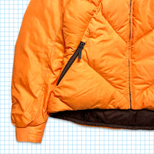 Carica l&#39;immagine nel visualizzatore di Gallery, Vintage Nike ACG Fluorescent Orange Puffer Jacket - Small