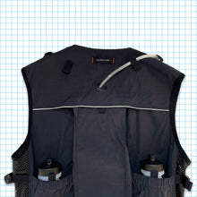 Load image into Gallery viewer, Early 2000’s Nike ACG Hydration Vest - Medium