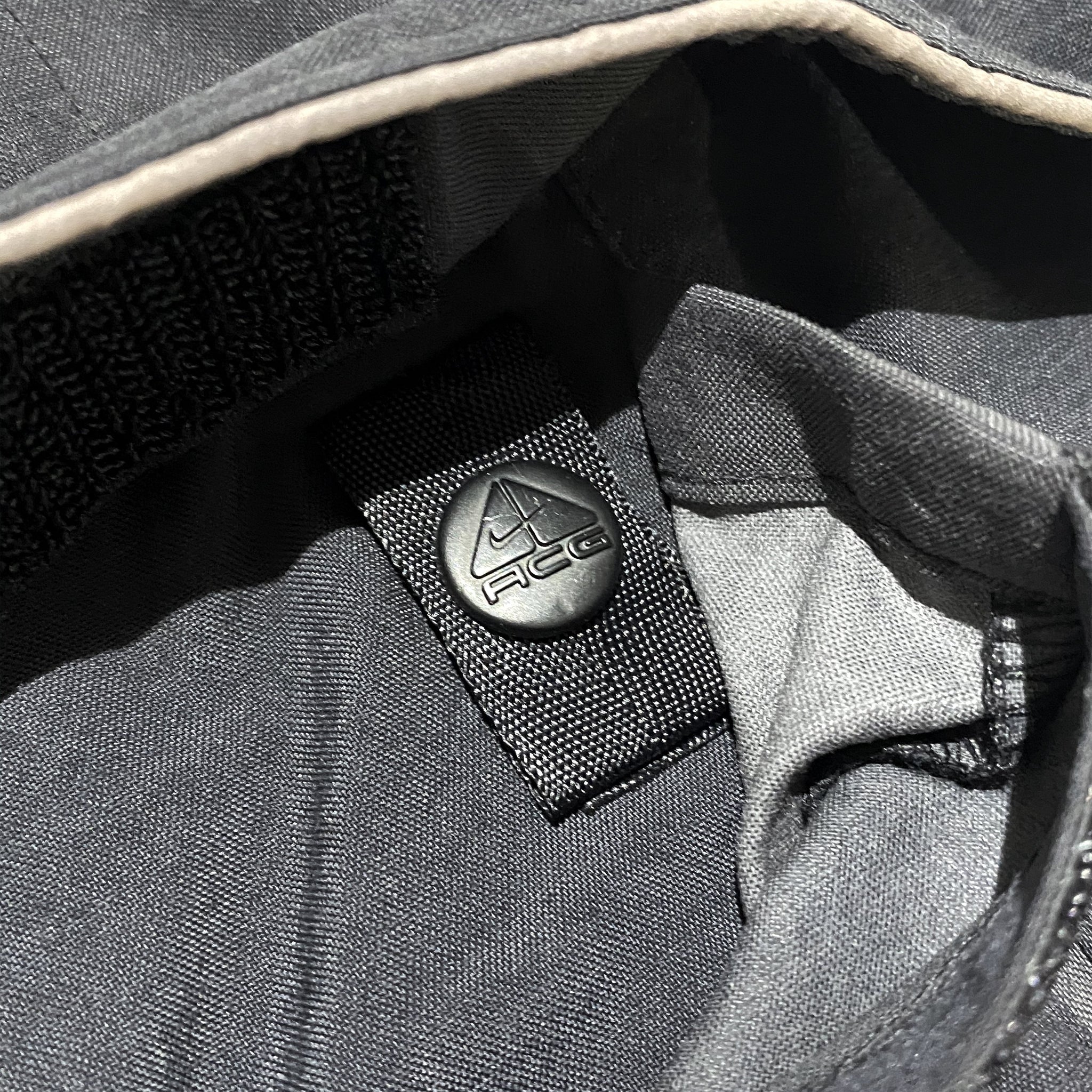 Early 2000âs Nike ACG Hydration Vest - Extra Large â Holsales