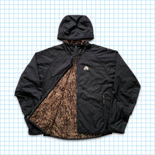 Carica l&#39;immagine nel visualizzatore di Gallery, Nike ACG Tree Bark Graphic Lined Jacket - Medium