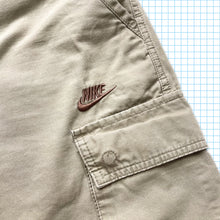 Load image into Gallery viewer, Vintage Nike Beige Cargo Shorts - 32/34&quot; Waist