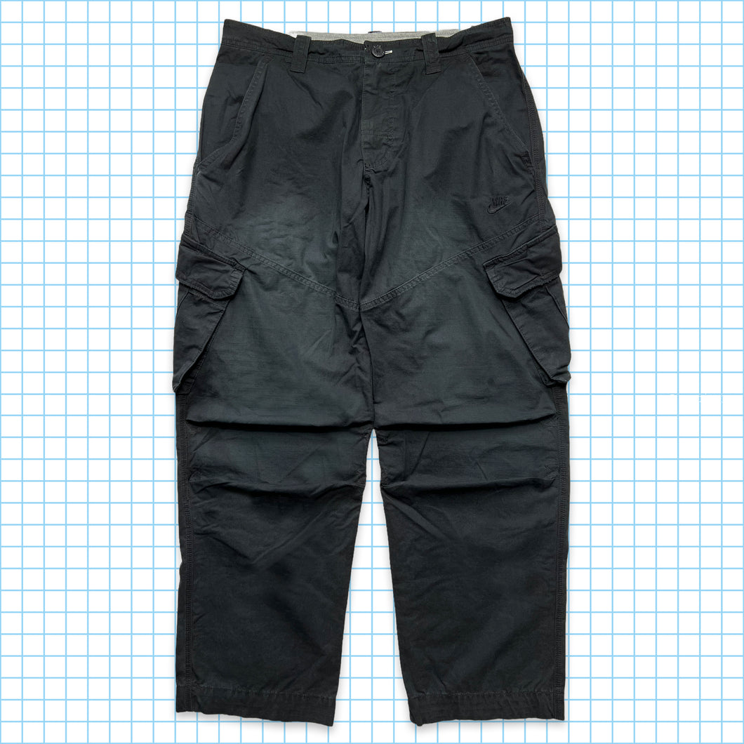 Pantalon cargo Nike noir à poche verticale - Plusieurs tailles