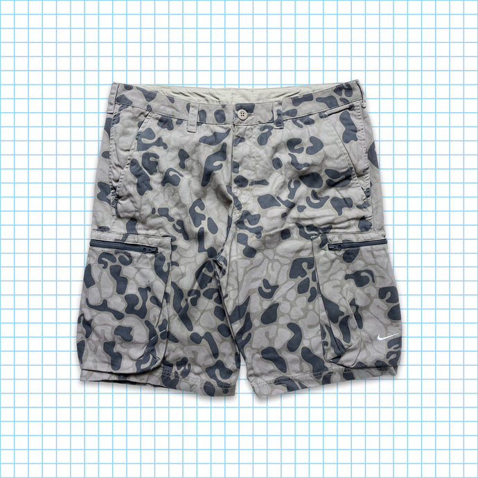 Vintage Nike Grey Camo Cargo Shorts - 32