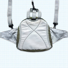 Carica l&#39;immagine nel visualizzatore di Gallery, Vintage Nike 2in1 Khaki Grid Pill Bag