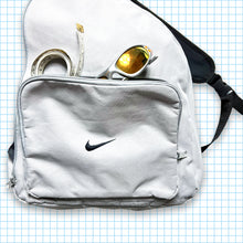 Carica l&#39;immagine nel visualizzatore di Gallery, Vintage Nike Sling Cross Body Bag
