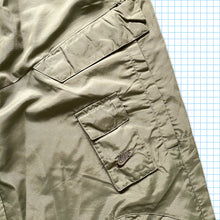 Carica l&#39;immagine nel visualizzatore di Gallery, Vintage Nike Khaki/Grey Multi Pocket Nylon Shimmer Cargos - Medium