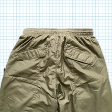 Carica l&#39;immagine nel visualizzatore di Gallery, Vintage Nike Khaki/Grey Multi Pocket Nylon Shimmer Cargos - Medium