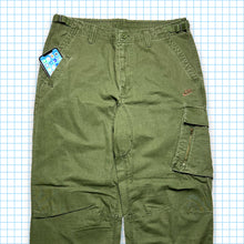 Carica l&#39;immagine nel visualizzatore di Gallery, Vintage Nike Washed Khaki Cargo Pant - Multiple Sizes