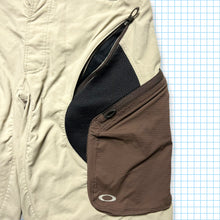 Load image into Gallery viewer, Oakley Beige/Brown Multi Pocket Technical Shorts - 34-36&quot; Waist