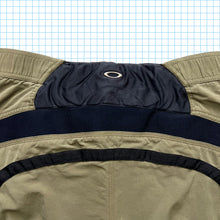 Load image into Gallery viewer, Oakley Software Ventilated Cargo Shorts - Medium