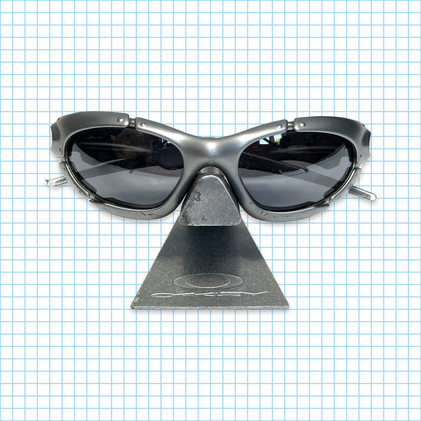 Lunettes de soleil Oakley 03' Plate Argent Foncé / Noir Iridium