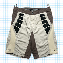 Load image into Gallery viewer, Oakley Earthy Ventilated Technical Shorts - 34&quot; Waist