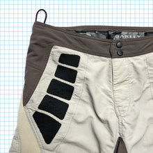 Load image into Gallery viewer, Oakley Earthy Ventilated Technical Shorts - 34&quot; Waist
