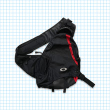 Carica l&#39;immagine nel visualizzatore di Gallery, Vintage Oakley Technical Red/Black Sling Bag