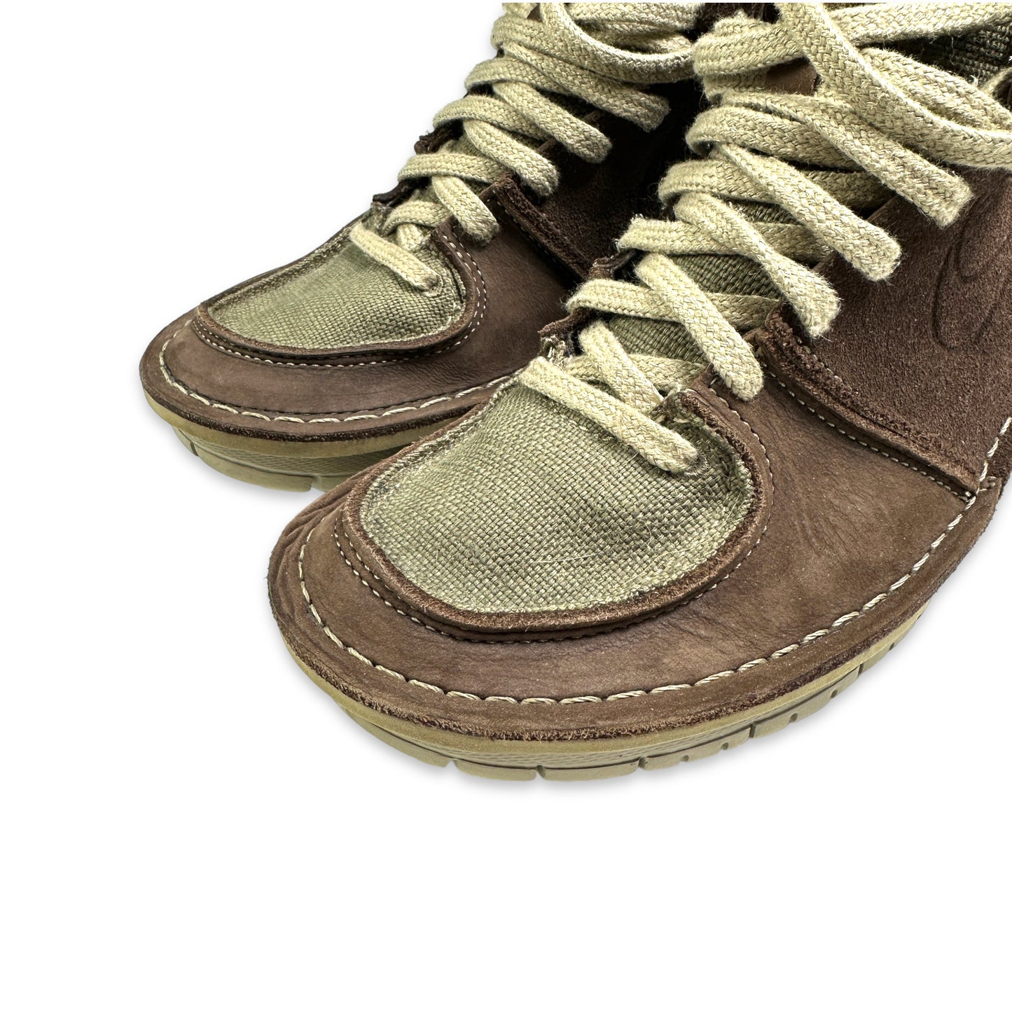 2005 Nike Considered ' BB' Mid Everyday Shoe - UK8 / US9 / EU42