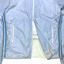 Charger l&#39;image dans la galerie, SS00&#39; Prada Sport Veste transformable à capuche bleu bébé avec dos semi-transparent - Femmes 6-8