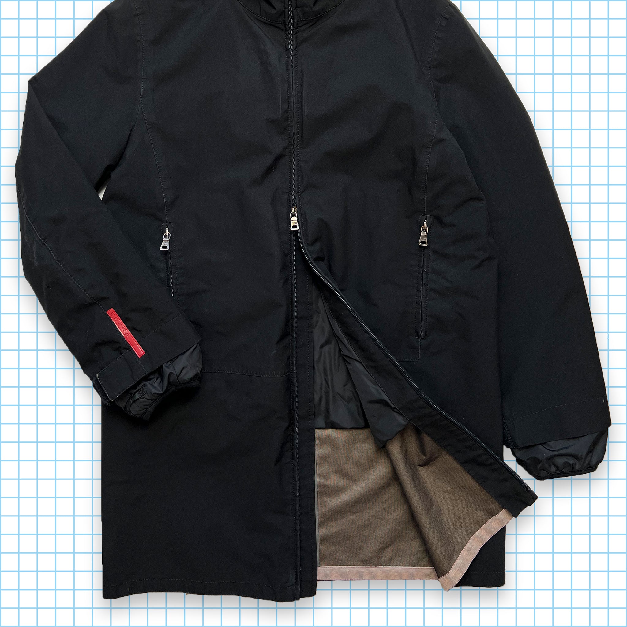 裾には付属されています2000s prada sport sgv269 Gore-Tex jacket