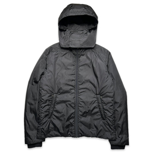 Prada Black Tab Veste matelassée en nylon noir furtif - Moyen / Grand