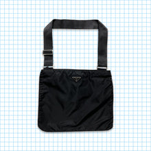 Carica l&#39;immagine nel visualizzatore di Gallery, Vintage Prada Milano Black Side Bag