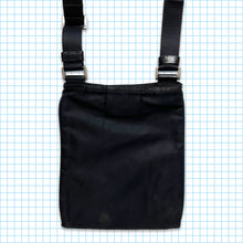 Carica l&#39;immagine nel visualizzatore di Gallery, Vintage Prada Milano Black Mini Side Bag