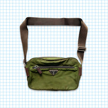 Carica l&#39;immagine nel visualizzatore di Gallery, Vintage Prada Milano Green Mini Side Bag