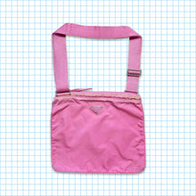 Carica l&#39;immagine nel visualizzatore di Gallery, Vintage Prada Milano Pink Tonal Side Bag