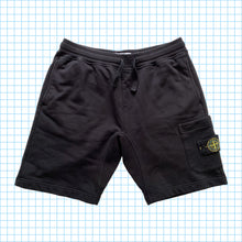 Carica l&#39;immagine nel visualizzatore di Gallery, Stone Island Stealth Black Sweat Shorts SS18’ - Medium