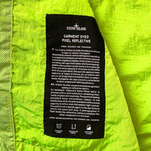 Load image into Gallery viewer, Stone Island Volt Green Pixel Reflective SS15’ - Small