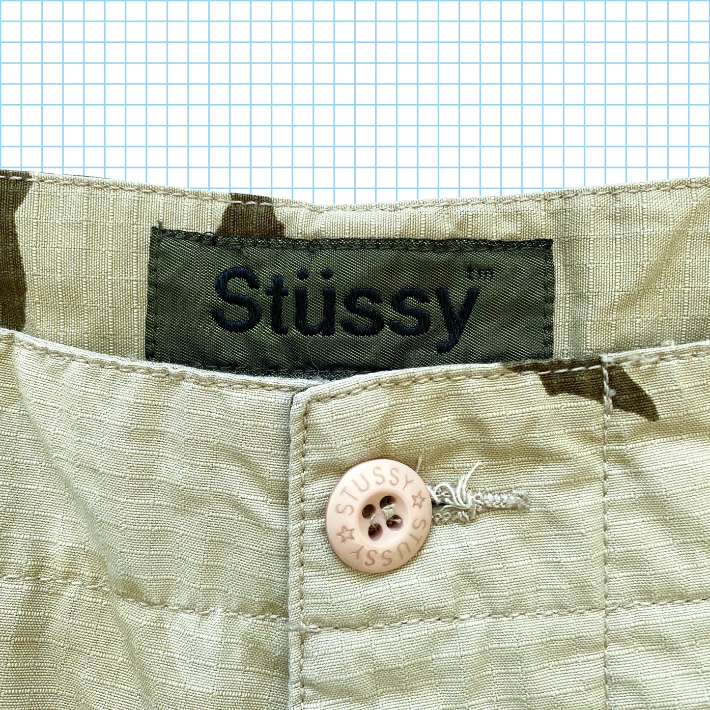 Short cargo Stüssy vintage camouflage désert