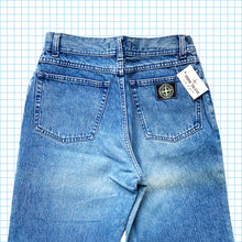 Charger l&#39;image dans la galerie, vintage Fin des années 90 Stone Island Washed Blue Denim Jeans - Petit