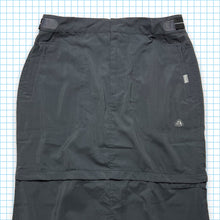 Carica l&#39;immagine nel visualizzatore di Gallery, Nike ACG 2in1 Zip Off Skirt SS02&#39; - Multiple Sizes