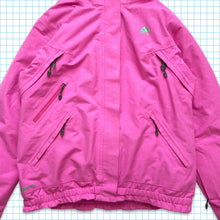 Charger l&#39;image dans la galerie, vintage Nike ACG Shocking Pink Gore-Tex Multi Pocket Veste rembourrée - Moyenne