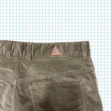 Carica l&#39;immagine nel visualizzatore di Gallery, Vintage Nike ACG Baby Cord Light Brown/Khaki Trousers Fall 00’ - Multiple Sizes