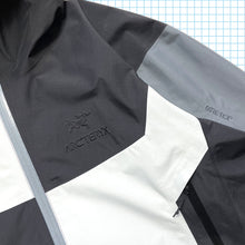 Load image into Gallery viewer, Arc&#39;teryx x Beams Beta SL Patchwork Gore-Tex Jacket SS18’ - Small / Medium